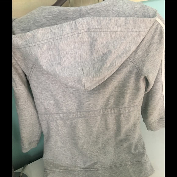 Hollister Women’s longer length HoodieSweat Jacket - Picture 5 of 8